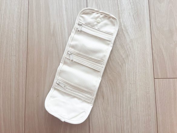 メッシュポケットは中身がひと目見てわかる