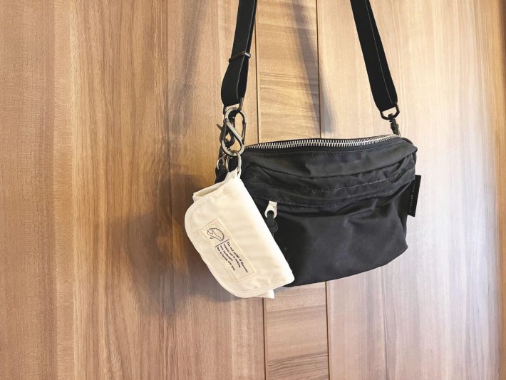 折りたたんだ状態のポーチ