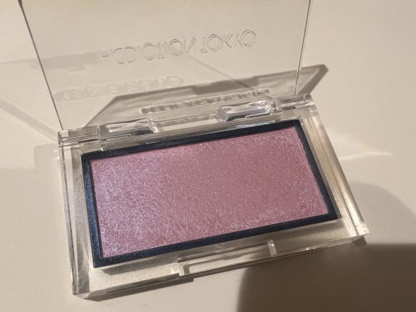 「アディクション ザ ブラッシュ ニュアンサー / 005N Aurora Veil」（税込3300円）