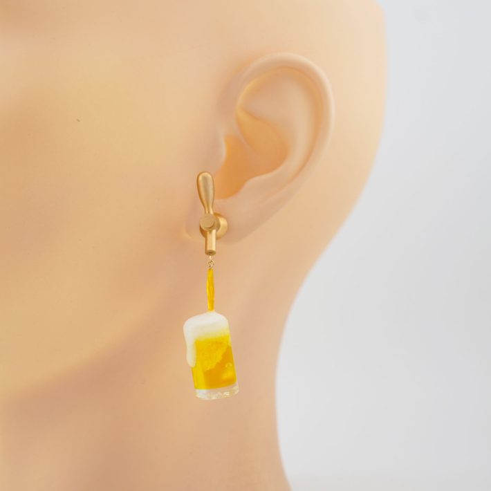 耳からビールピアス