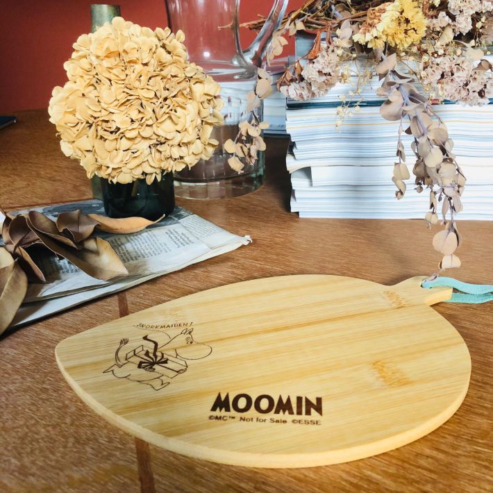 ムーミンのリーフ型カッティングボード
