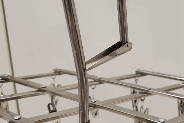 物干し竿から落ちないようにストッパーも