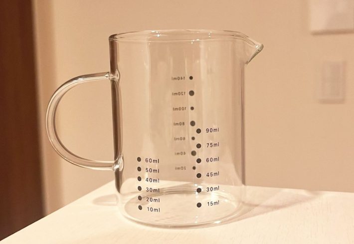 大さじ・小さじ用の目盛りがある