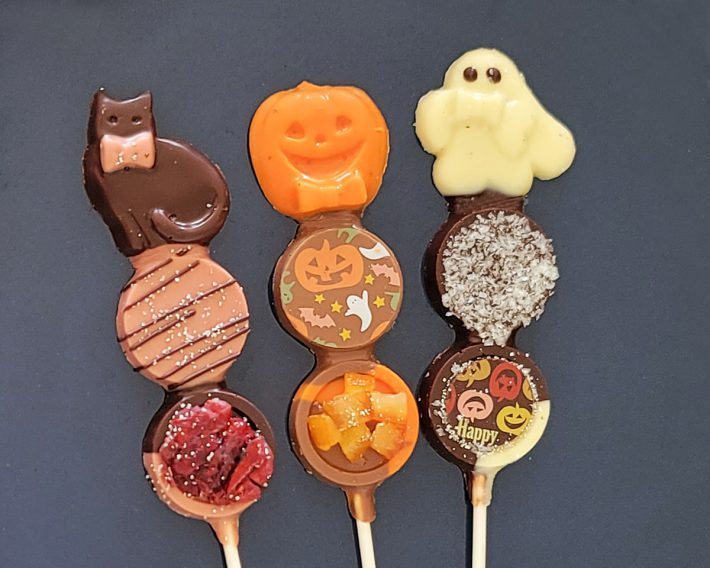 ロリポップ（左からクロネコ、パンプキン、オバケ）　各486円