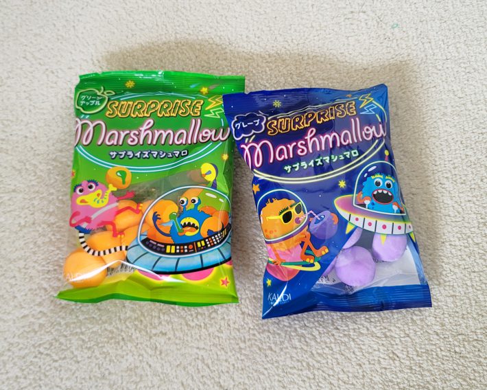 サプライズマシュマロ　グリーンアップル／グレープ　各170円
