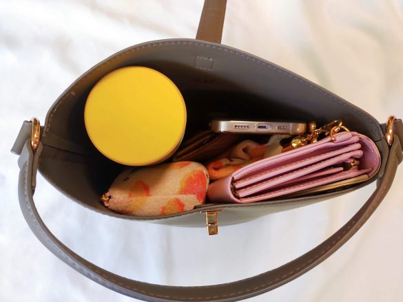 H＆M「クロスボディバッグ」