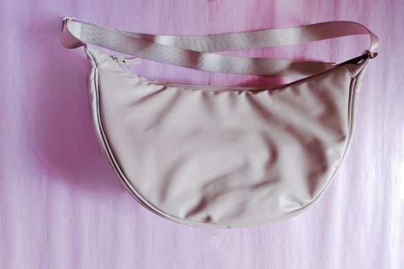 UNIQLO:Cのレザータッチラウンド