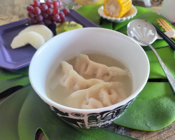 冷凍餃子をスープスタイルにすれば、主食でたんぱく質摂取が可能に