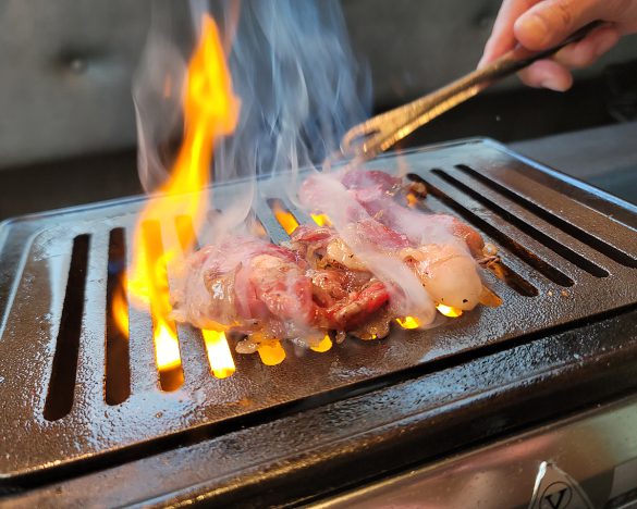 専門店では、肉質の良いA5ランクの牛肉や希少部位などを味わえる