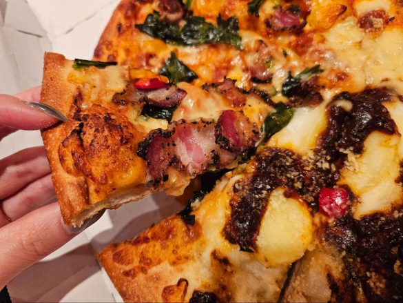 ドミノ　ヒルトン　クリスマス