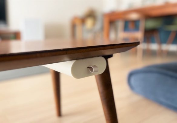 もう片方のフィルムを剥がして好きな場所へ取り付ける