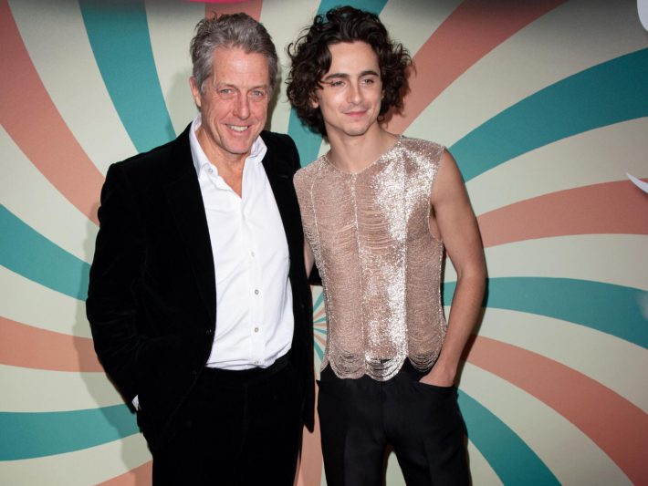 ヒュー・グラントとティモシー・シャラメ