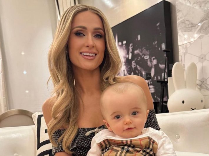 パリス・ヒルトンと息子のフェニックス君