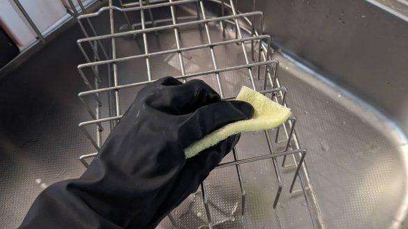 水垢が気になる水切りカゴ