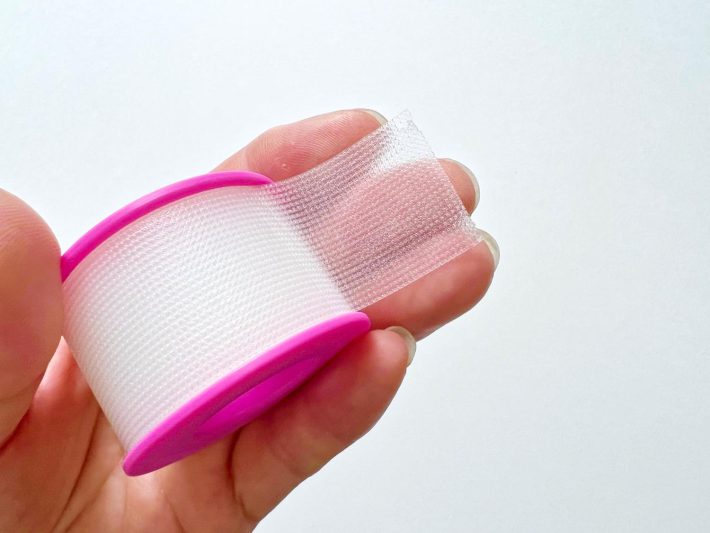 養生テープのように手で切れるタイプ