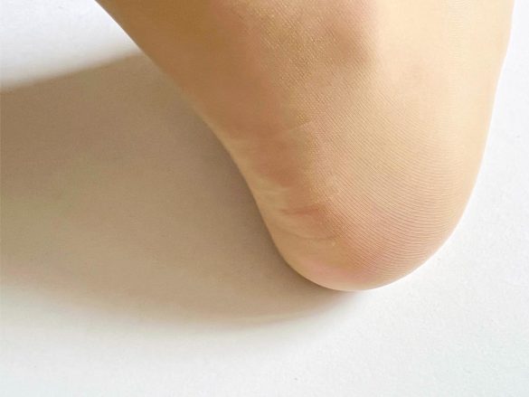 ストッキングを履くと存在感が消える