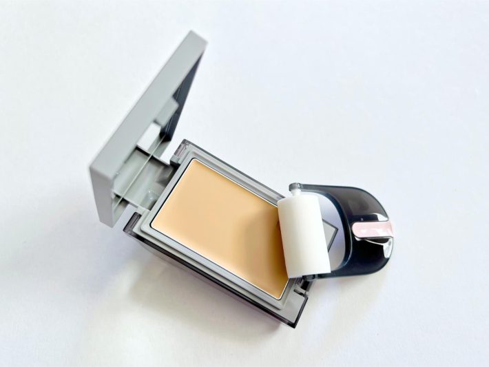 プリマヴィスタのローラー美容液ファンデ