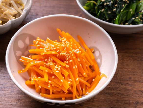 ニンジンとほうれん草のナムル