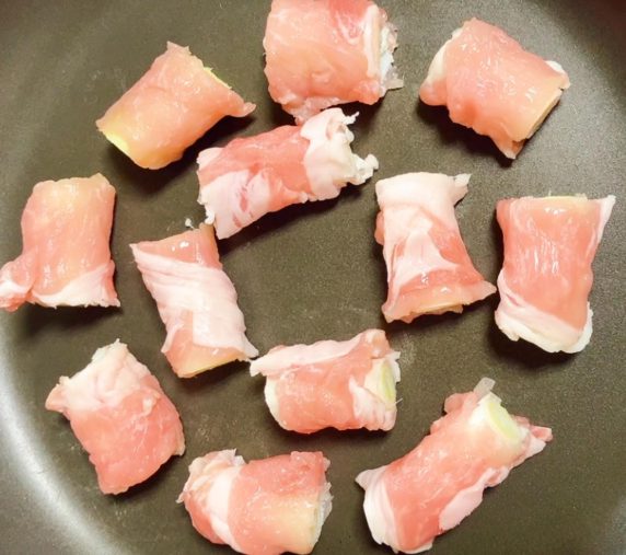 フライパン中火で焼き色を付ける