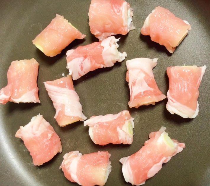 フライパン中火で焼き色を付ける