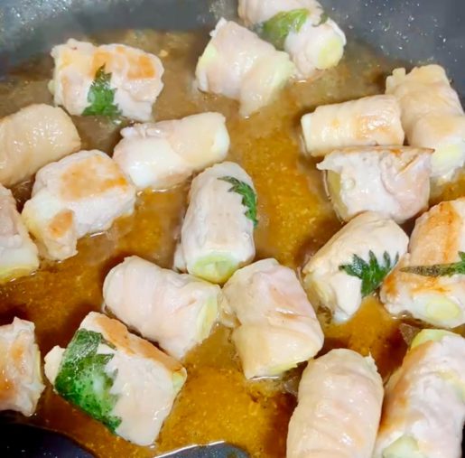 蓋をして弱火で3～5分蒸し焼き