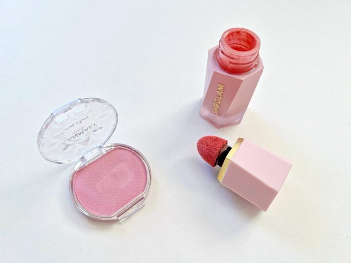 キャンメイクのクリームチークと比較