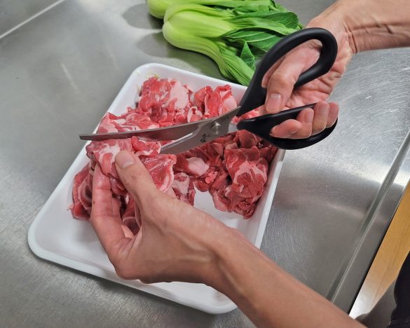 関孫六 カーブキッチン鋏（貝印）