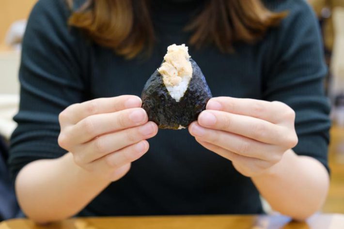 地方40代独身女性202402