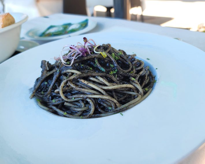 ヴェネツィア他店でのイカ墨パスタ