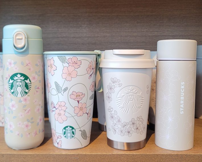 第2弾では、淡いカラーがタンブラーやボトルのベースカラーとして採用