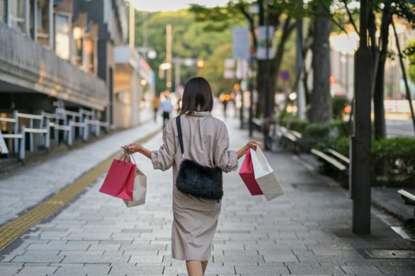 地方40代独身女性202403