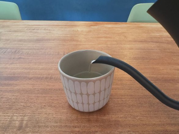 お湯を注いだ瞬間からレモンの香りが立ち上る