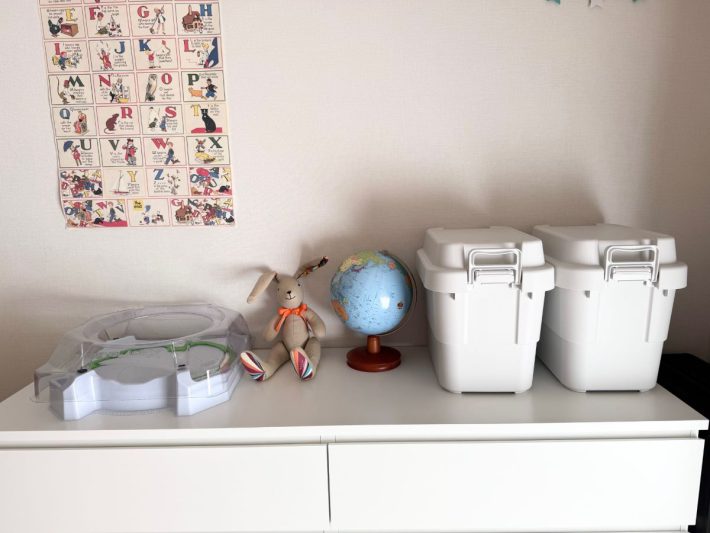 チェスト上にはミニサイズのボックスを導入