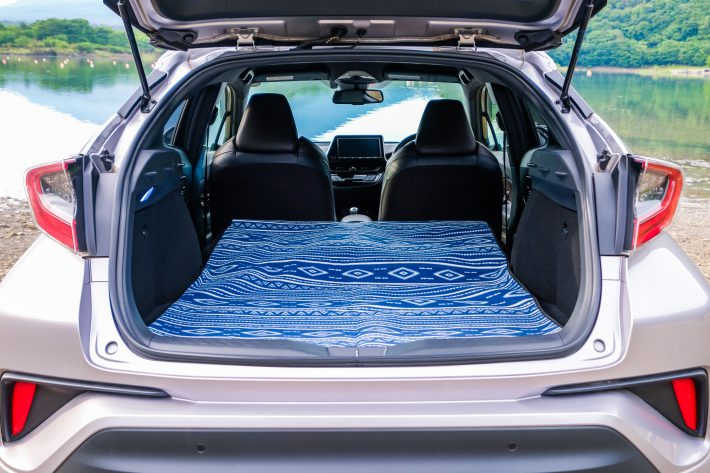 大自然の中で車中泊