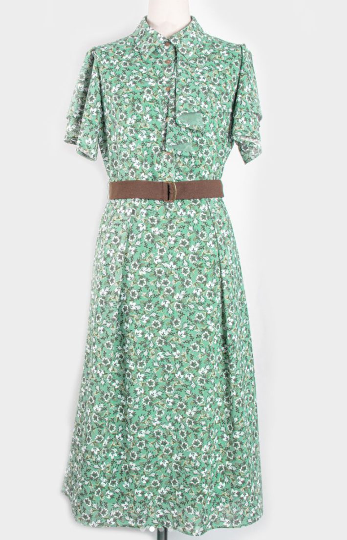 【ストレッチシフォン】 グリーンプティフラワー　衿付きカシュクールシフォンロング（画像：kay me instagramより）