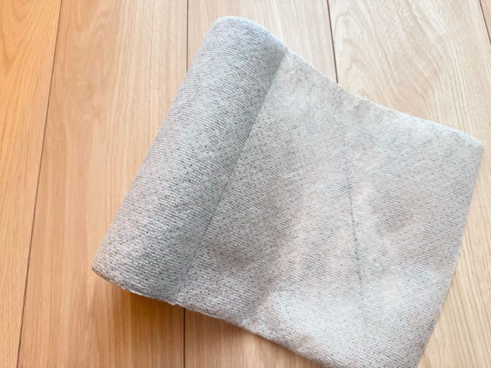 ザラザラとしたポリプロピレン製のシートが特徴