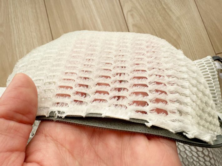 ネット内側の生地が特殊ブラシになっている