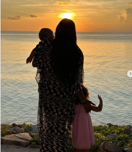 ナオミが投稿した娘や息子の写真