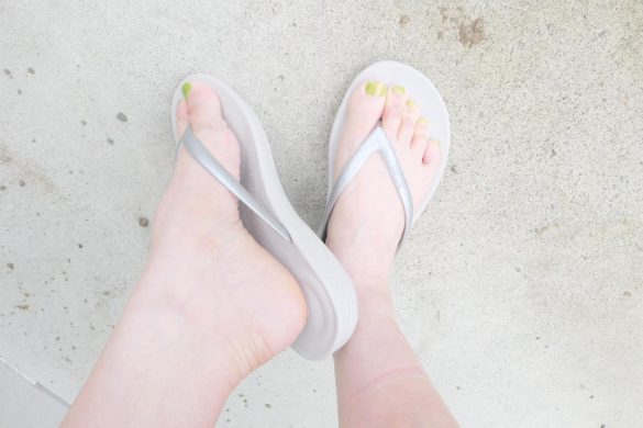 一工夫あるソールのビーチサンダル