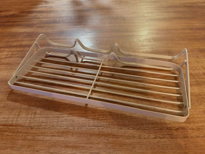 使わない時には折りたたんでコンパクトに