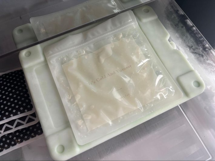 冷凍庫で冷やす