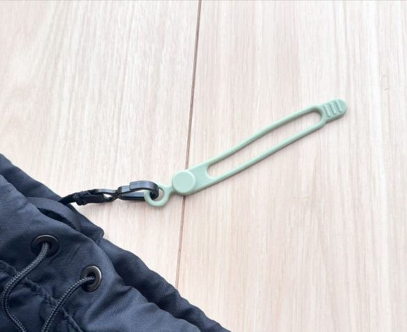 キーフックにぶら下げて持ち運べる