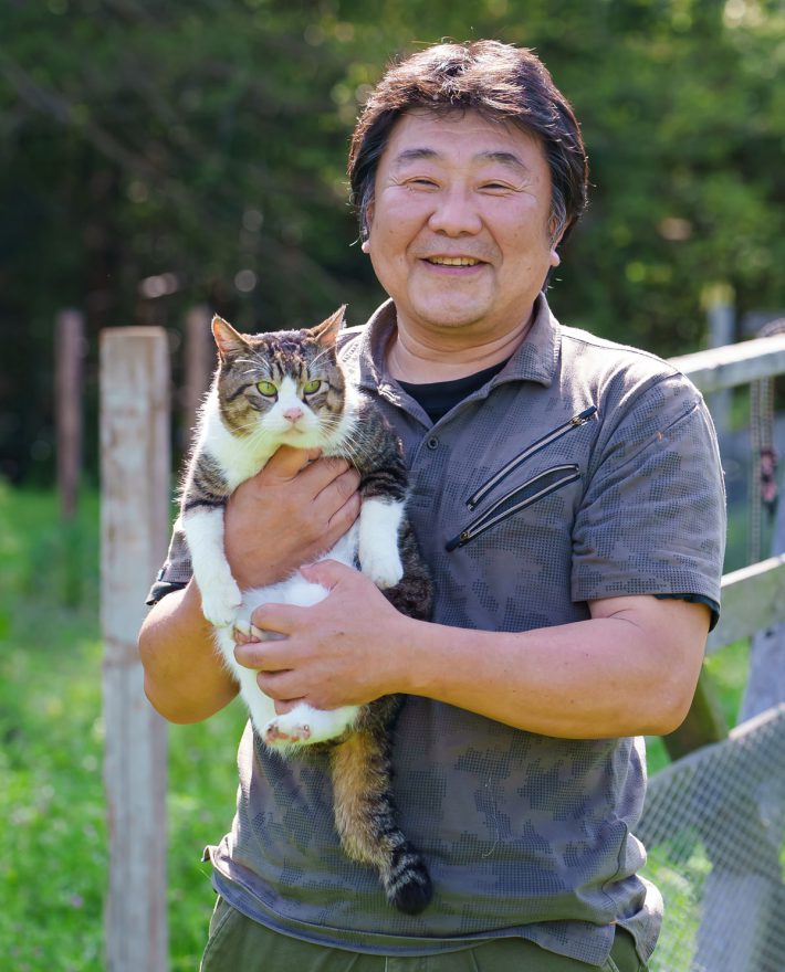 猫と男性