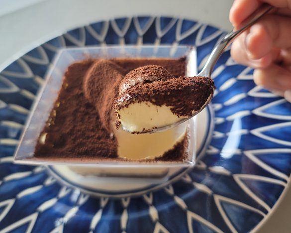 「とろけるティラミス～北海道マスカルポーネ使用～」（328円）