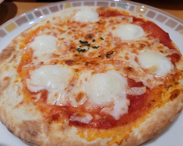 バッファローモッツアレラのマルゲリータピザ 400円