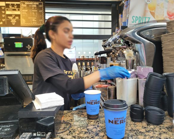 イギリスでコスタに次いでよく見かけるコーヒーショップ「Caffè Nero(カフェネロ)」