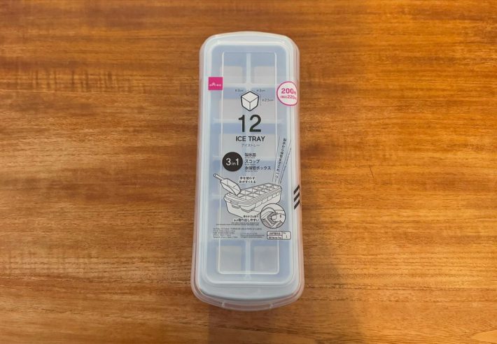 ダイソー「アイストレー（12個取り）」