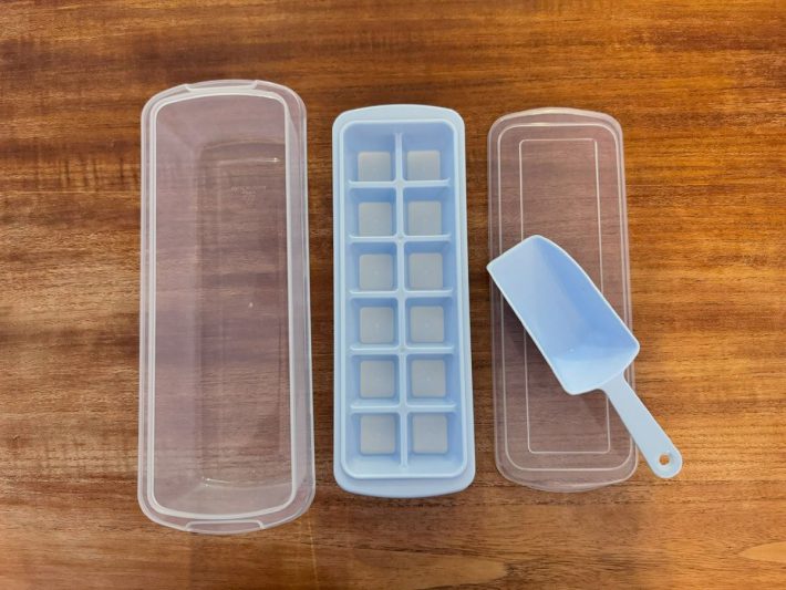 パーツは製氷皿、氷保管ボックス、スコップ、フタの4つ