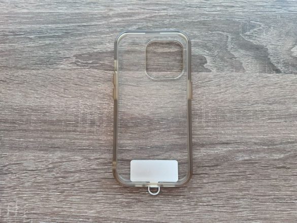 ケースの内側にホルダーをセット