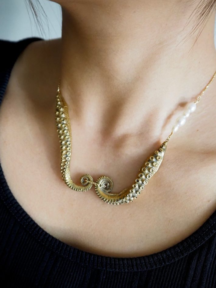 タコタコしいネックレス